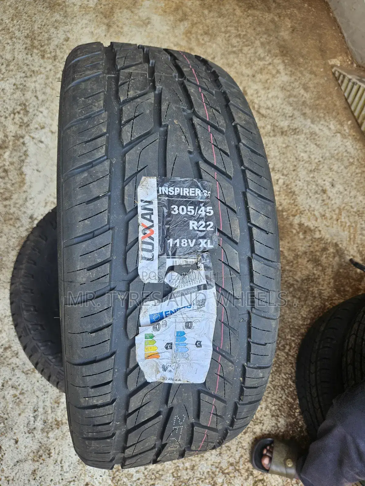 305 45 R22 Laxan. We Can Deliver.