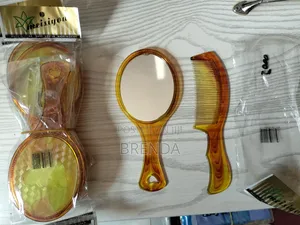 Plastic Combs With Mirrors