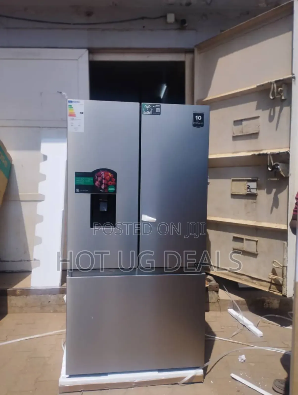 Hisense 820 Litre French Door Fridge With Water Dispenser