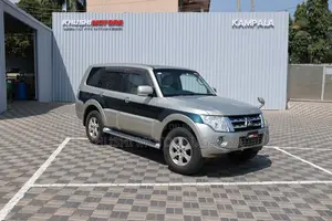 Photo - Mitsubishi Pajero 2012 Beige
