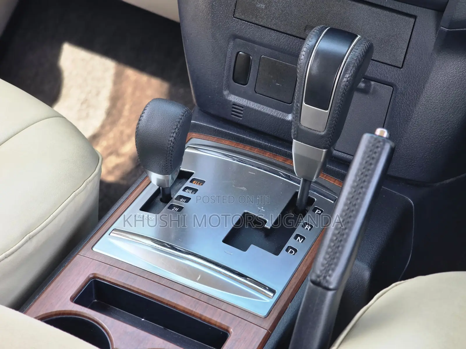 Mitsubishi Pajero 2012 Beige