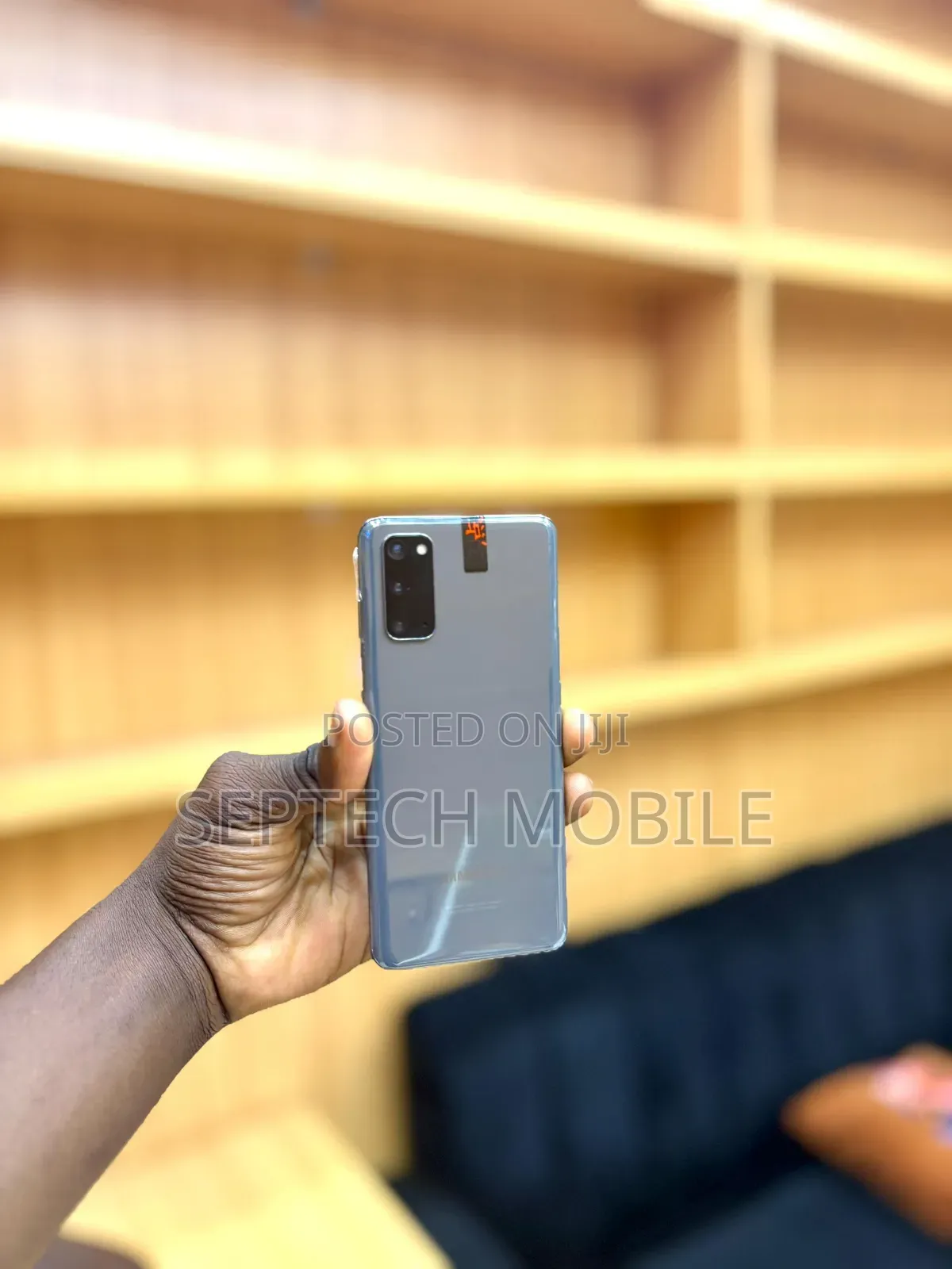 New Samsung Galaxy S20 128 GB Gray