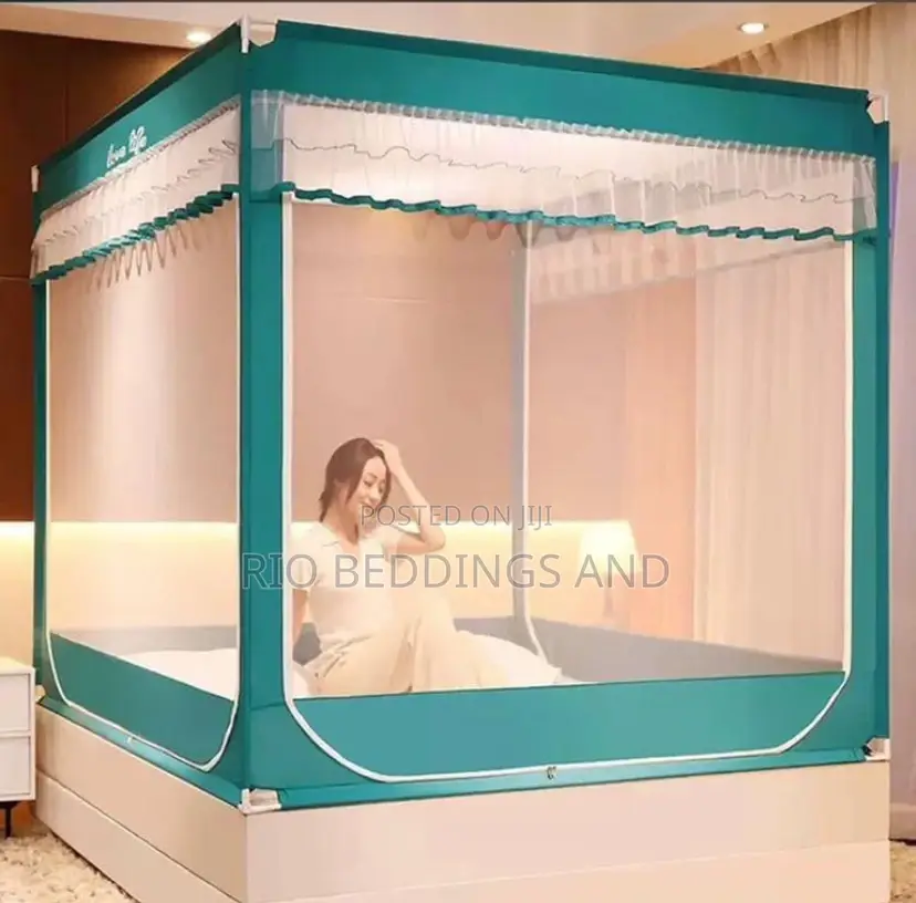 Four Stand Zip Mosquito Net