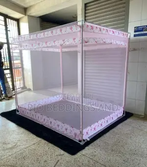 Four Stand Zip Mosquito Net