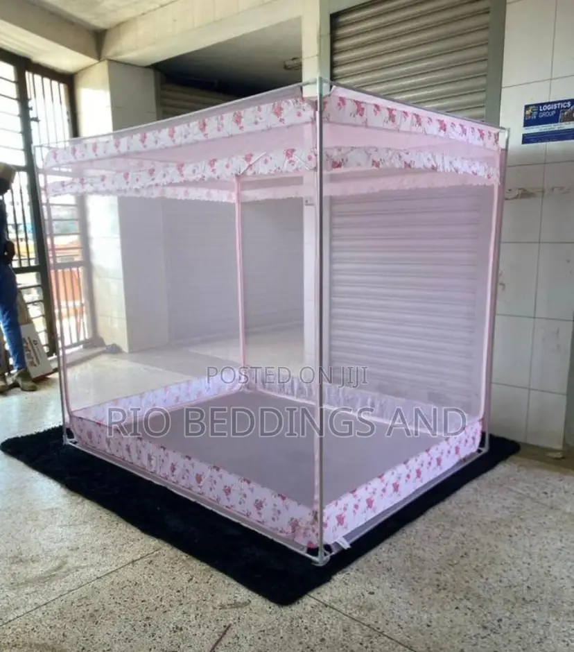 Four Stand Zip Mosquito Net