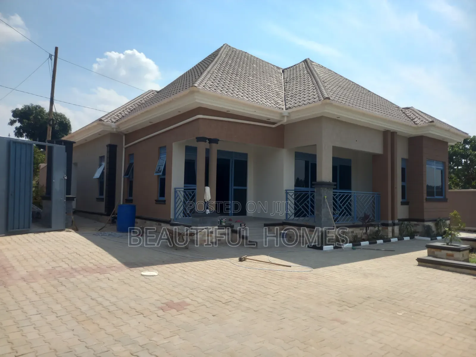 Furnished 4bdrm House in Kira for sale