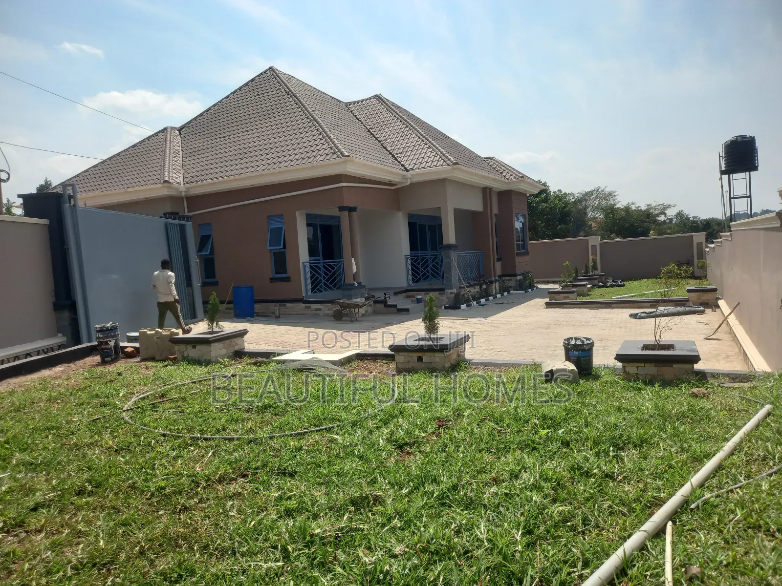 Furnished 4bdrm House in Kira for sale