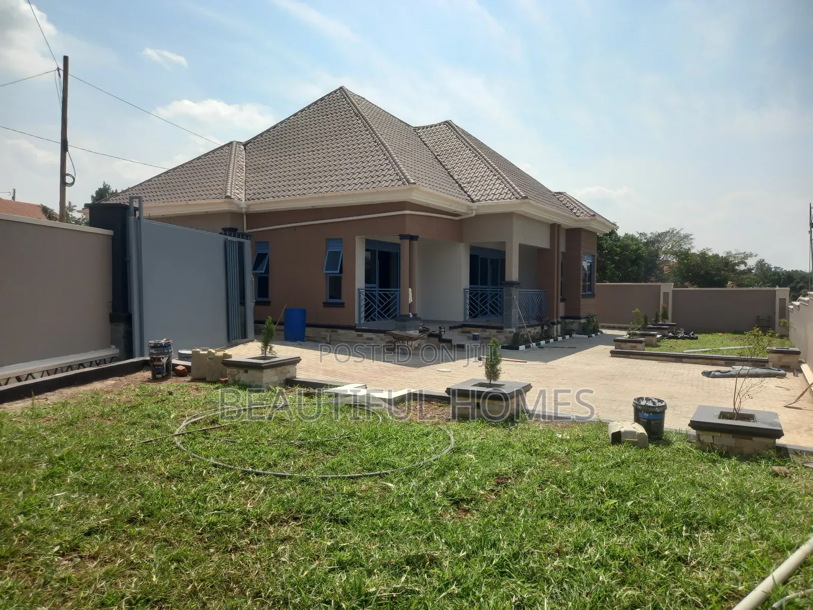 Furnished 4bdrm House in Kira for sale