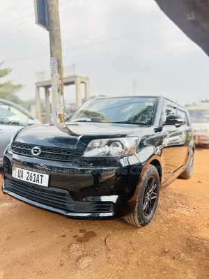 Toyota Corolla Rumion Hatchback 1.8 FWD 2011 Black