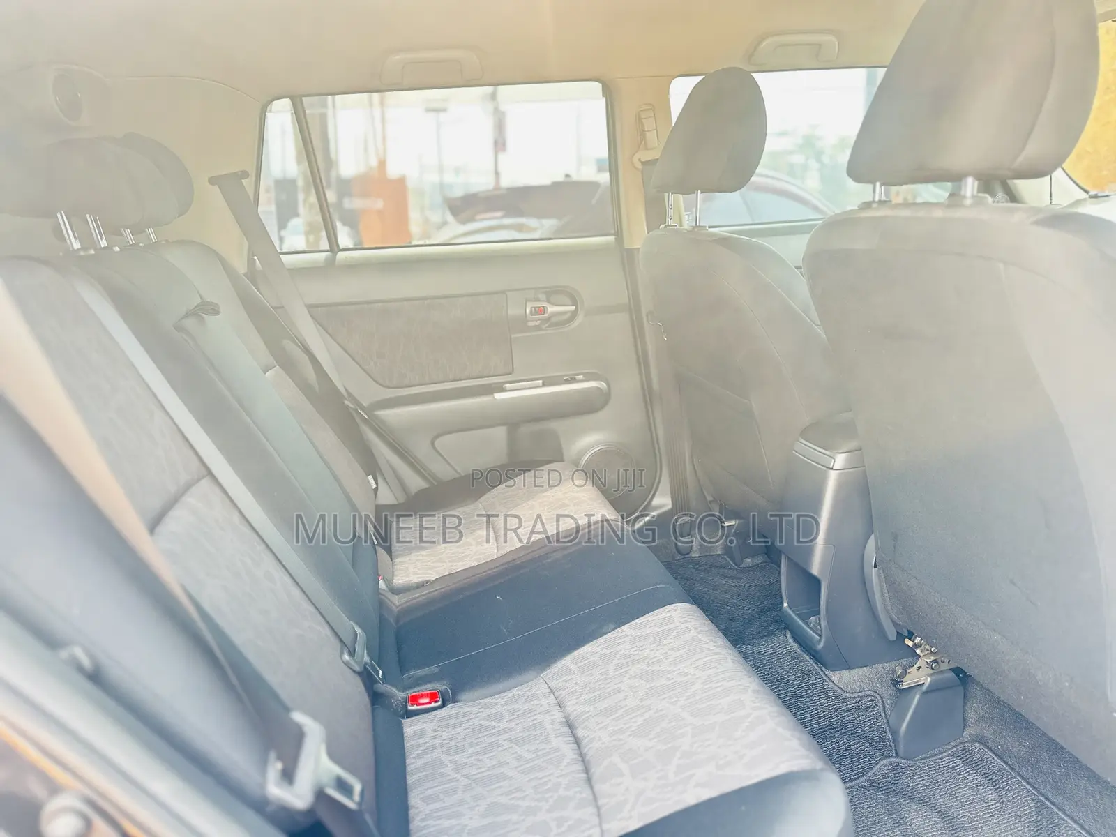 Toyota Corolla Rumion Hatchback 1.8 FWD 2011 Black