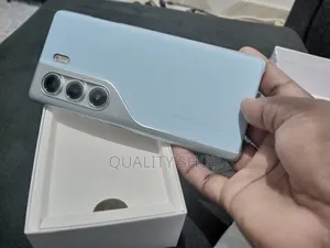 Photo - New Tecno Camon 40 Pro 256 GB Blue