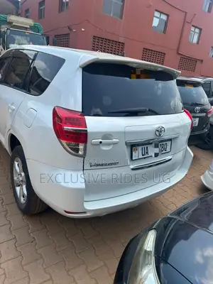 Toyota Vanguard 2011 Off white
