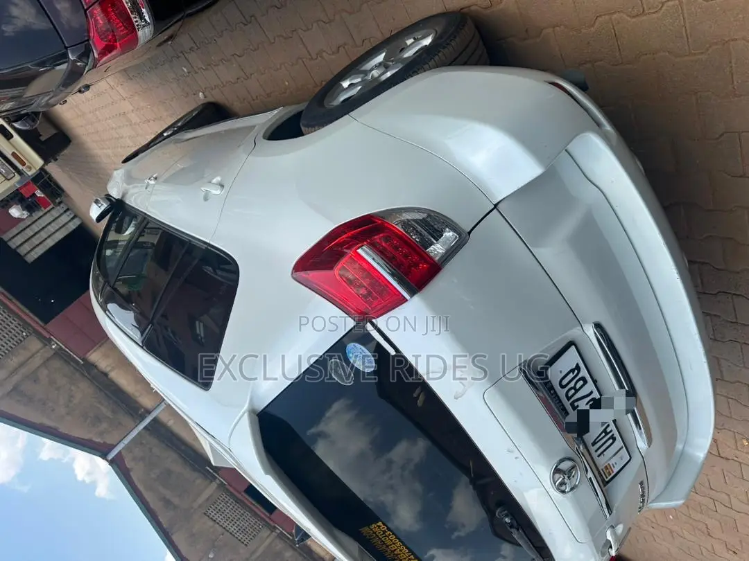Toyota Vanguard 2011 Off white