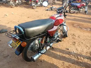 Bajaj Boxer 100 2019 Red