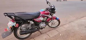 TVS HLX 125 2017 Red