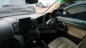 Toyota Land Cruiser Prado 2011