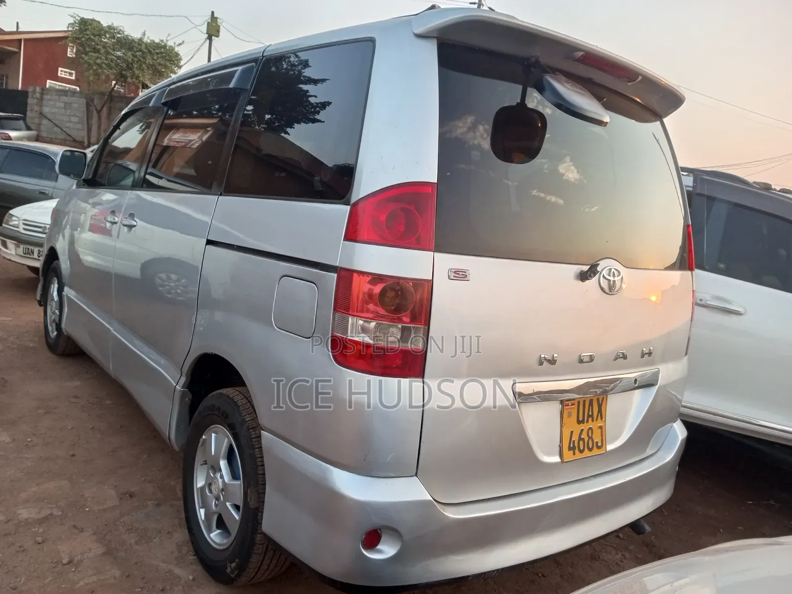 Toyota Noah 2004 Silver