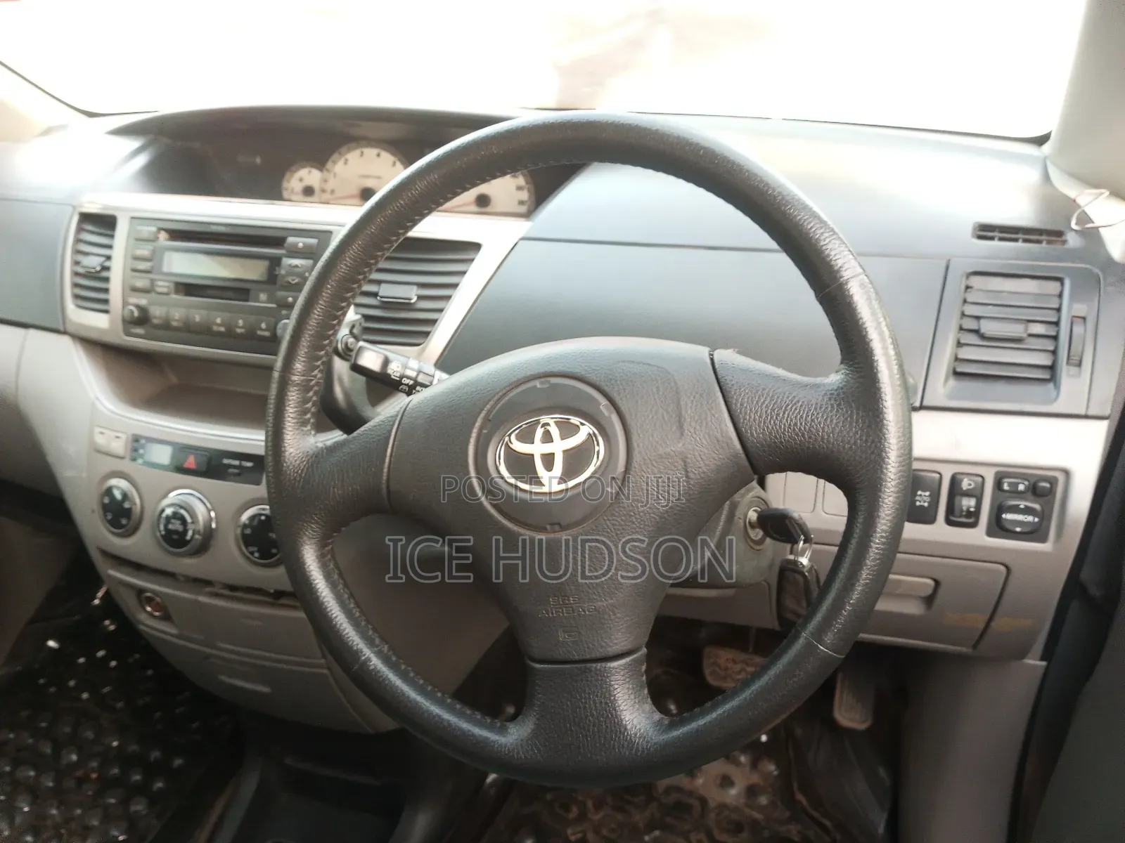 Toyota Noah 2004 Silver