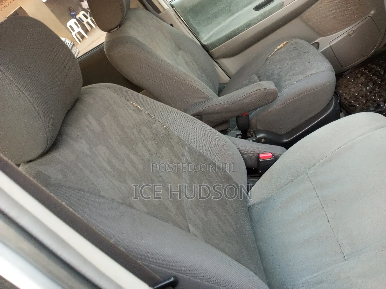Toyota Noah 2004 Silver