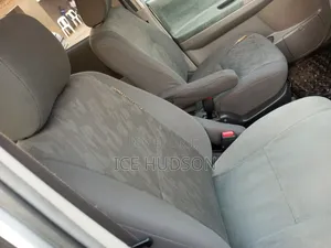 Toyota Noah 2004 Silver