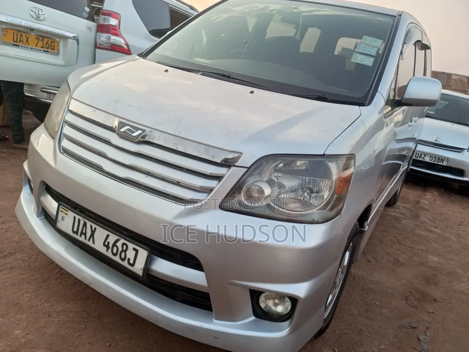 Toyota Noah 2004 Silver