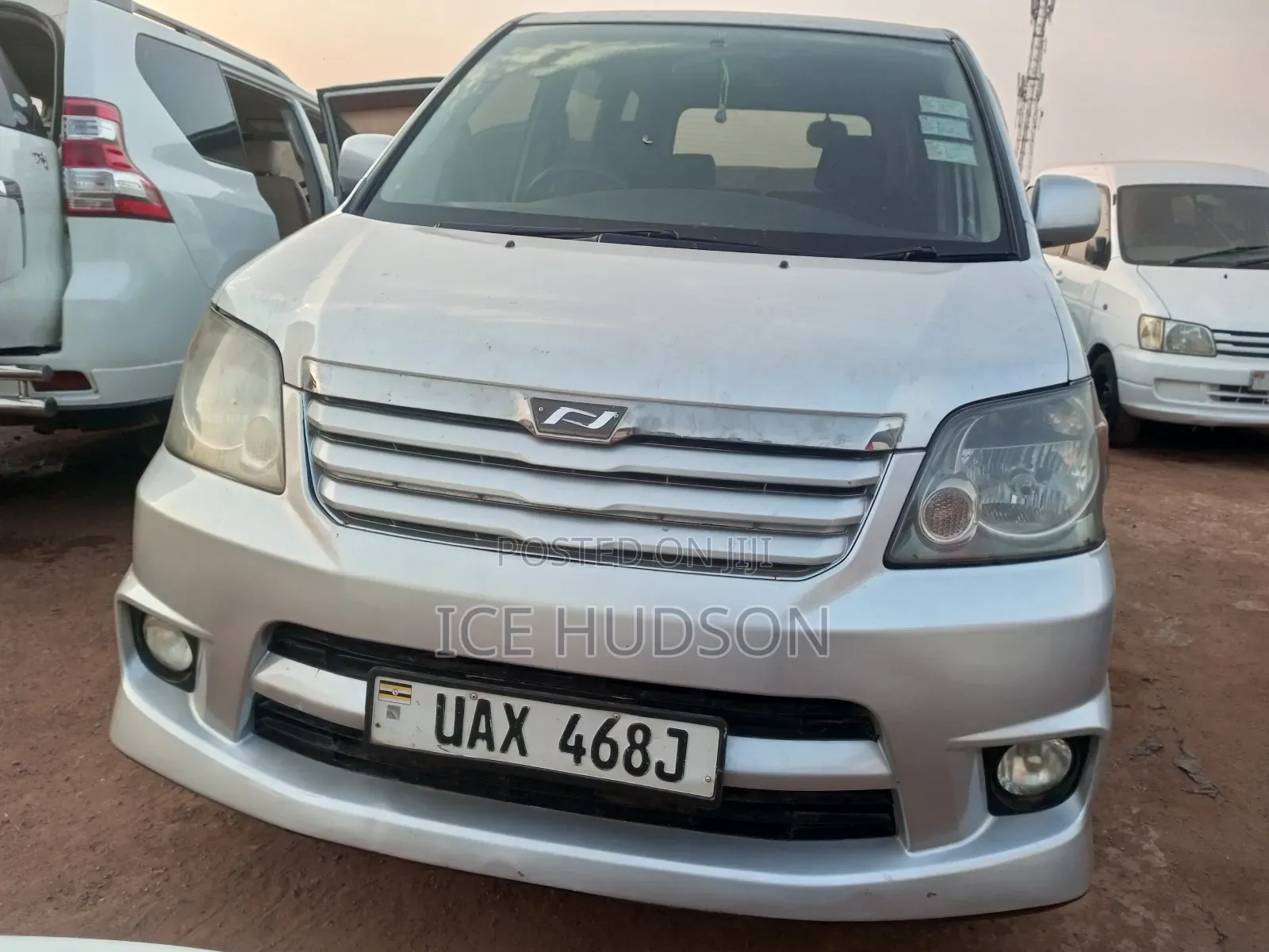 Toyota Noah 2004 Silver