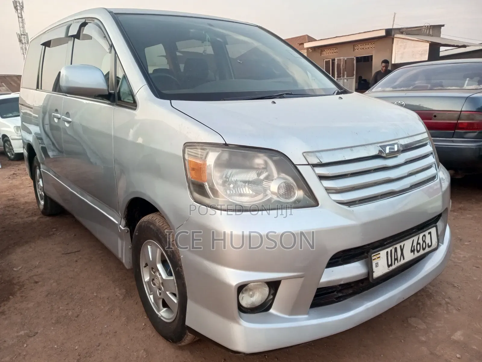 Toyota Noah 2004 Silver