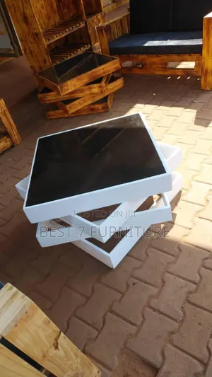 Pallet Center Table