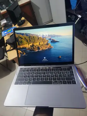 Laptop Apple MacBook Pro 8GB Intel Core I5 SSHD+SSD 256GB