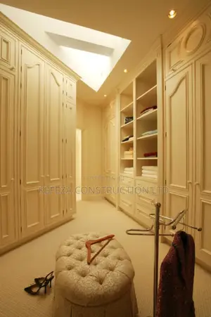 Walk in Closet