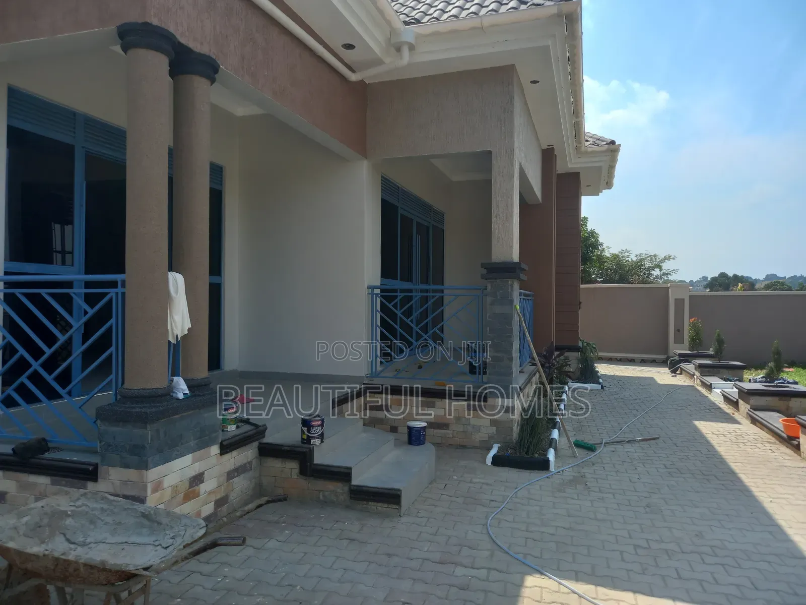 Furnished 4bdrm House in Kira for sale