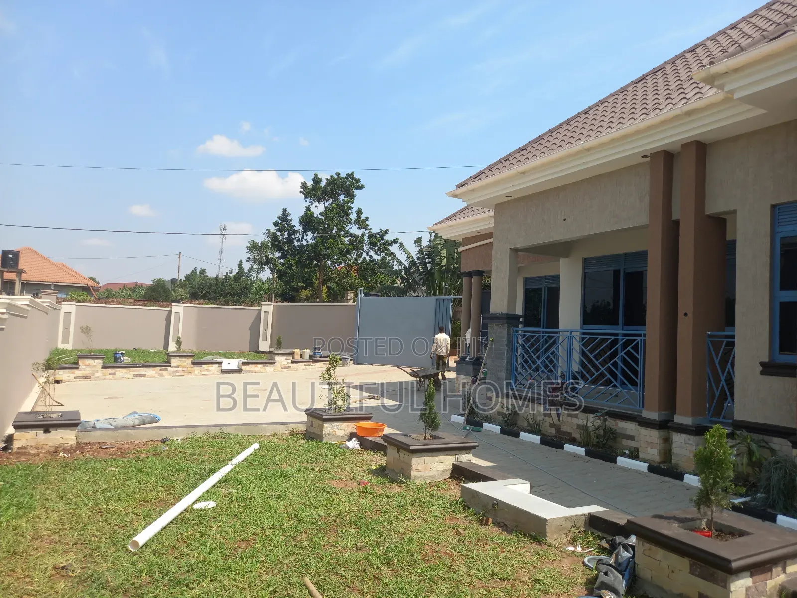 Furnished 4bdrm House in Kira for sale