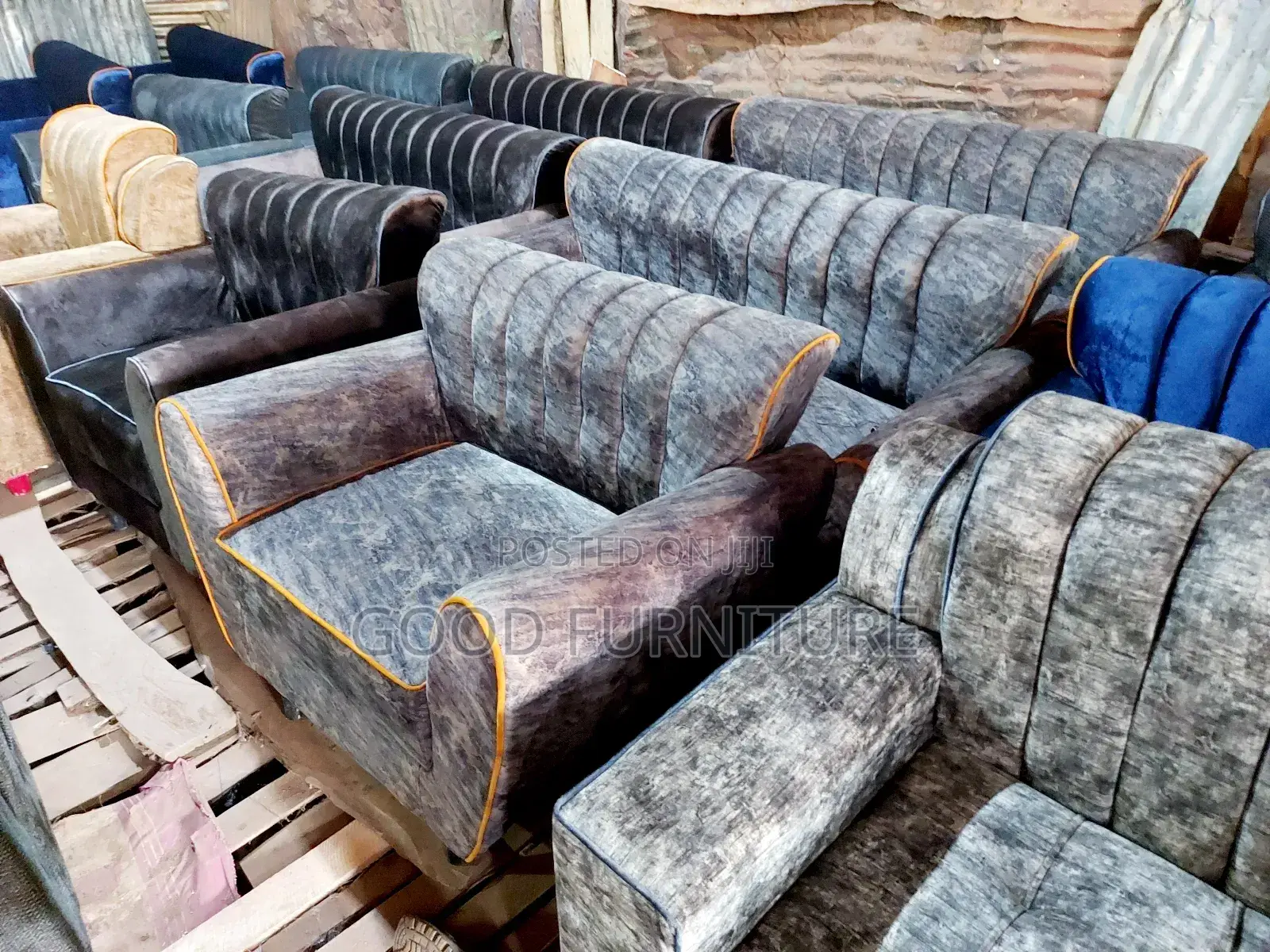 Luxurious Five Seaters Sofas Set
