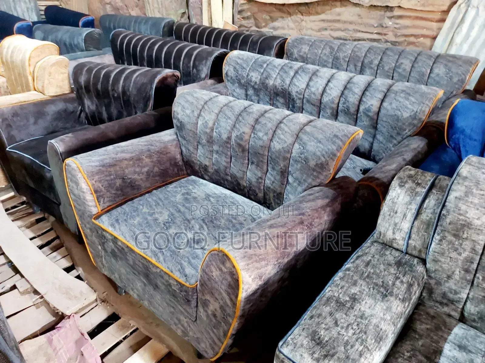 Luxurious Five Seaters Sofas Set