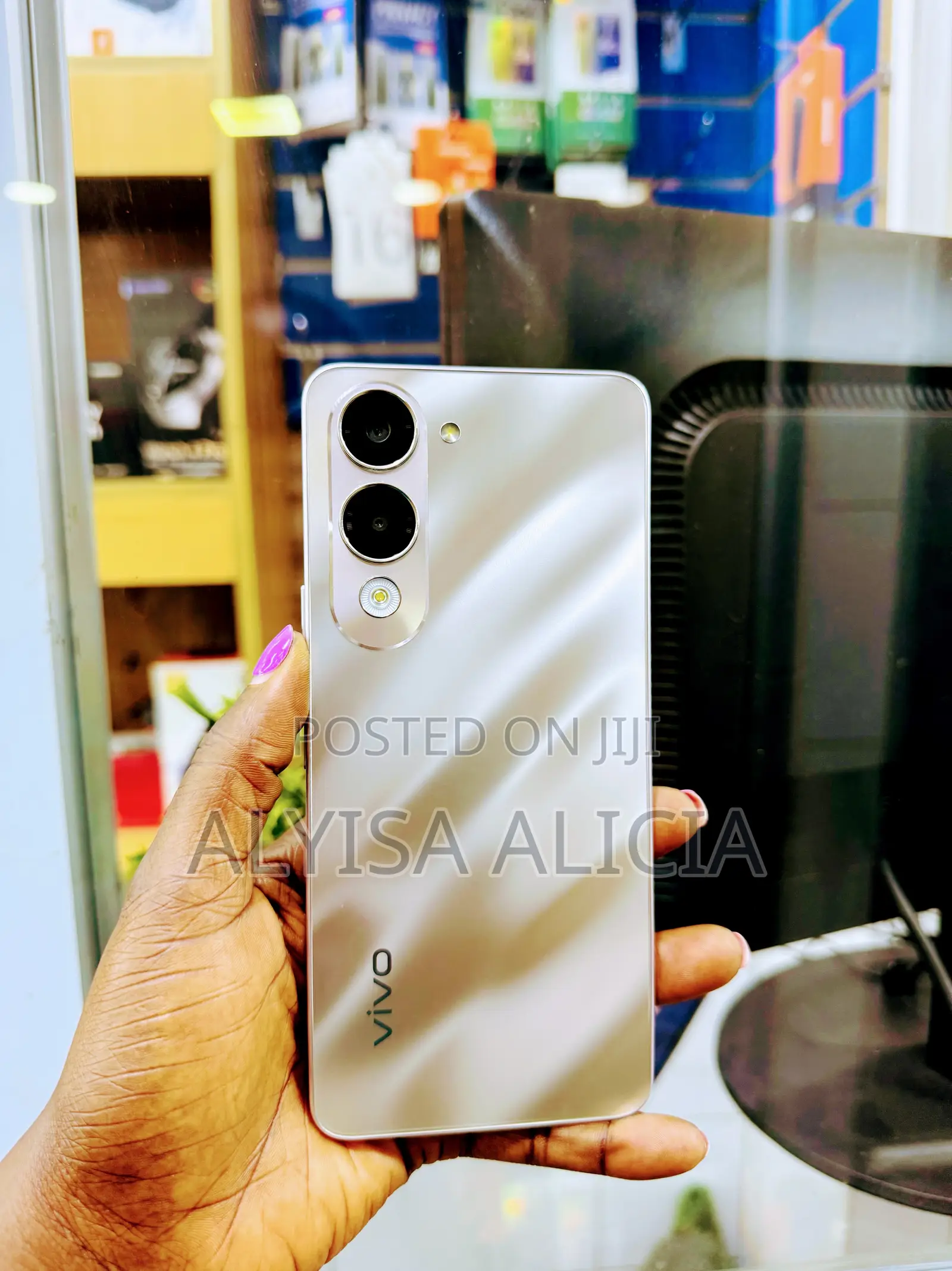 Vivo Y04 64 GB Gold