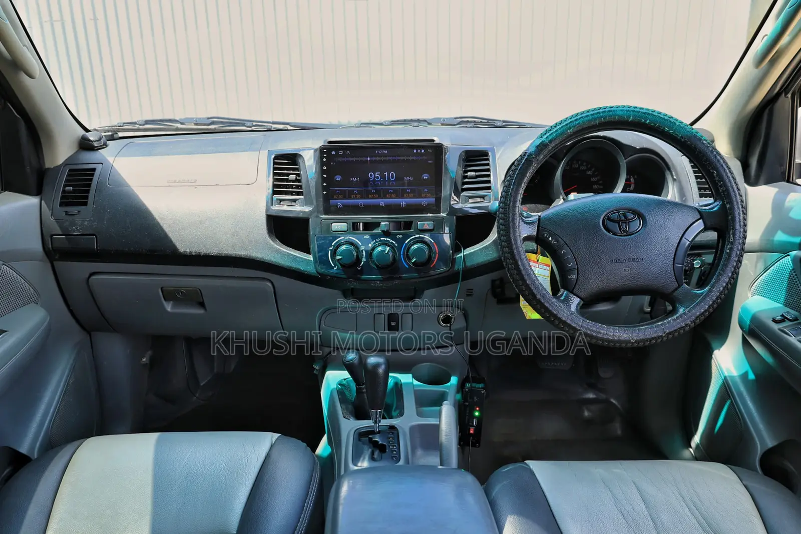 Toyota Hilux 2010 Green