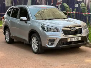 Subaru Forester 2019 Silver