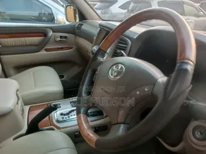Toyota Land Cruiser 2013 White
