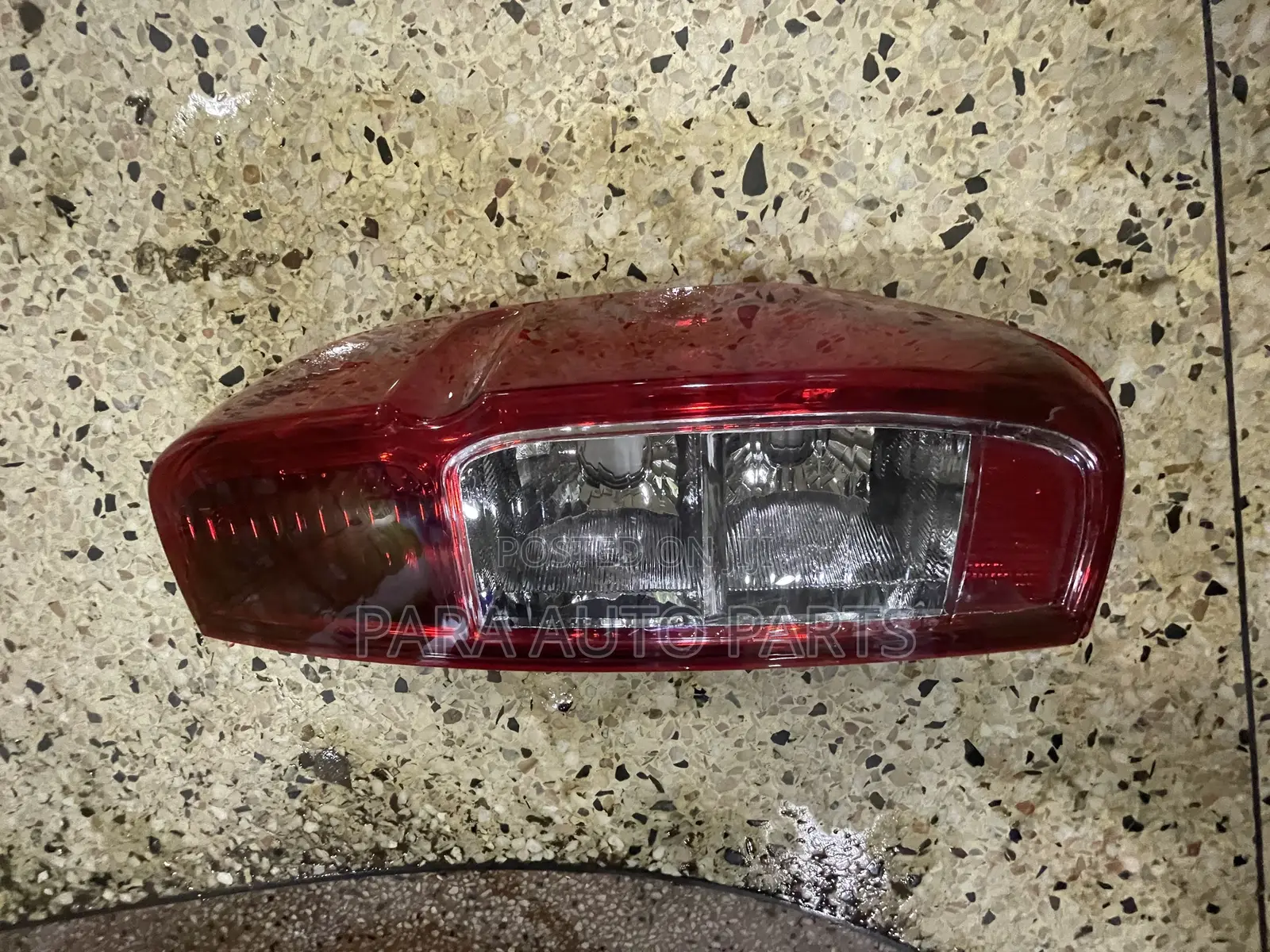 Nissan Navara Taillight