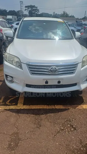 Toyota Vanguard 2013 White