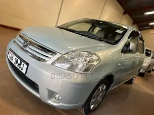 Toyota Raum 1.5 AWD 2010 Silver