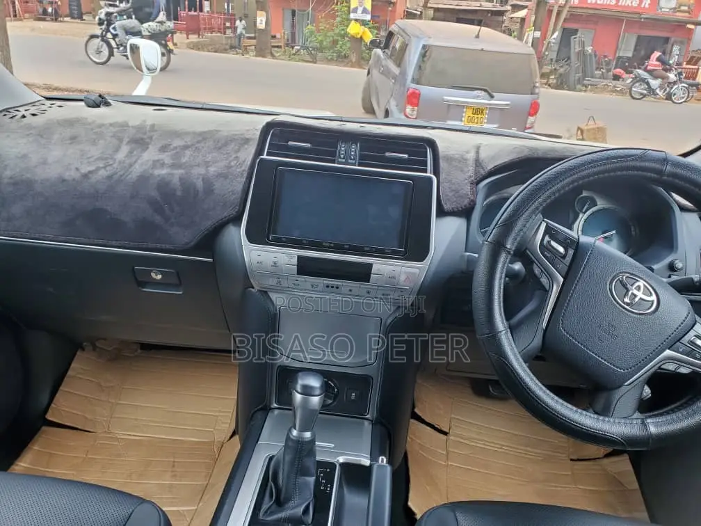 Toyota Land Cruiser Prado 2.7 2022 White