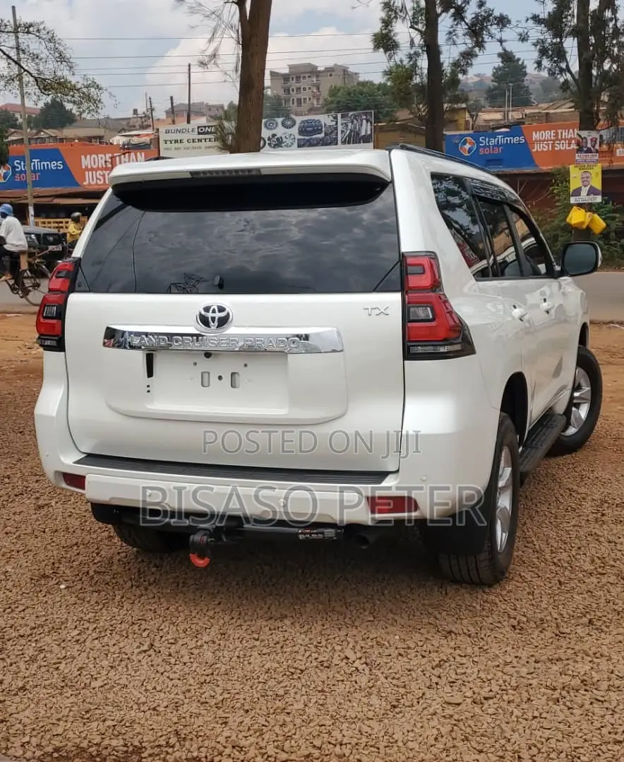 Toyota Land Cruiser Prado 2.7 2022 White