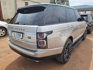 Land Rover Range Rover Vogue 2016 Gold