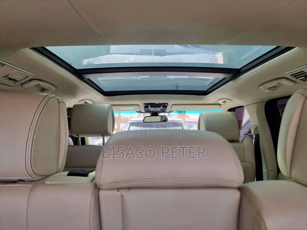 Land Rover Range Rover Vogue 2016 Gold