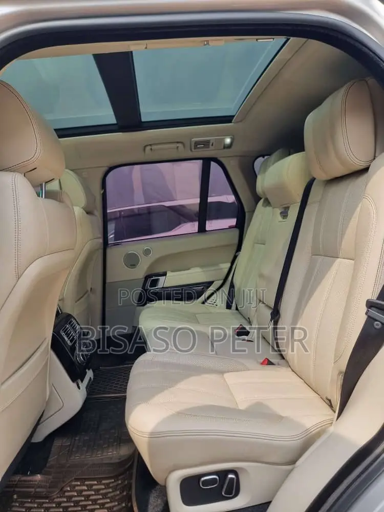 Land Rover Range Rover Vogue 2016 Gold