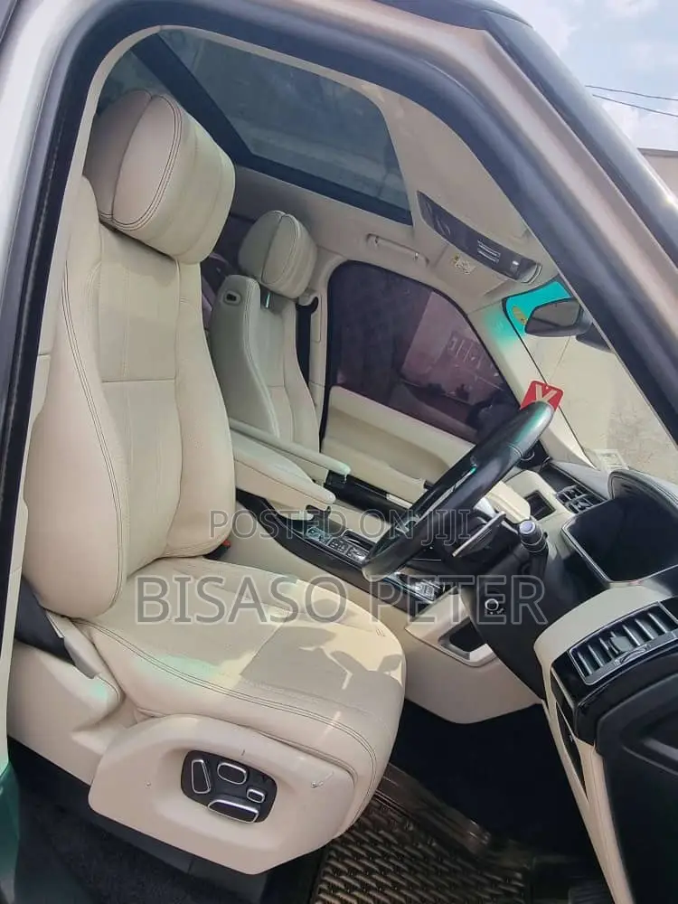 Land Rover Range Rover Vogue 2016 Gold