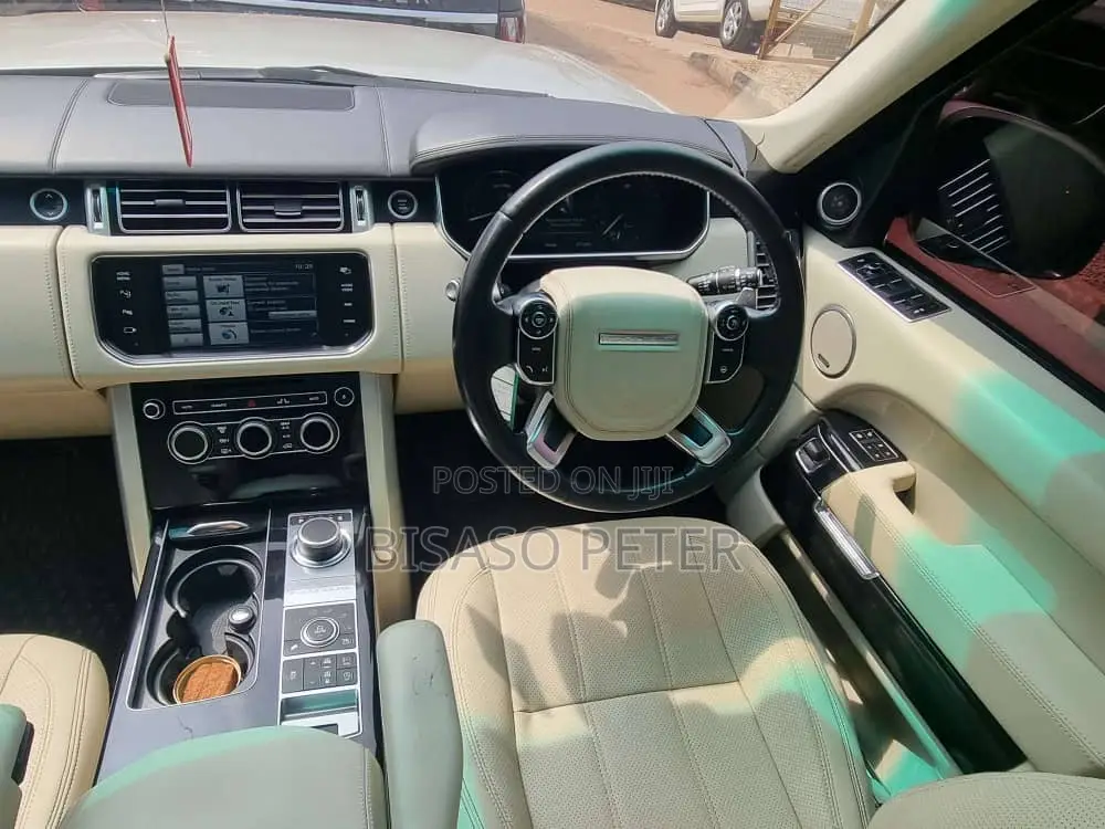 Land Rover Range Rover Vogue 2016 Gold