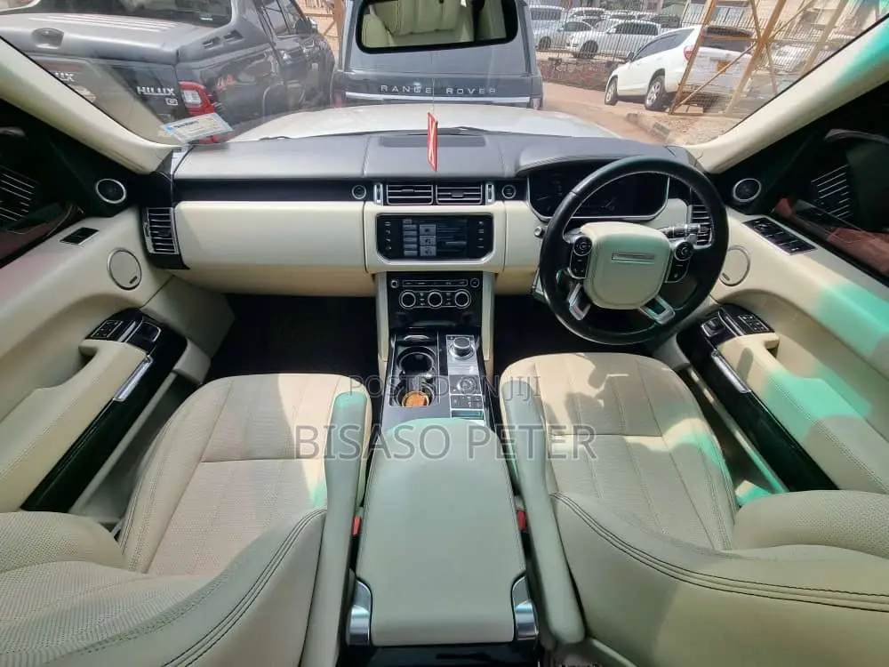 Land Rover Range Rover Vogue 2016 Gold