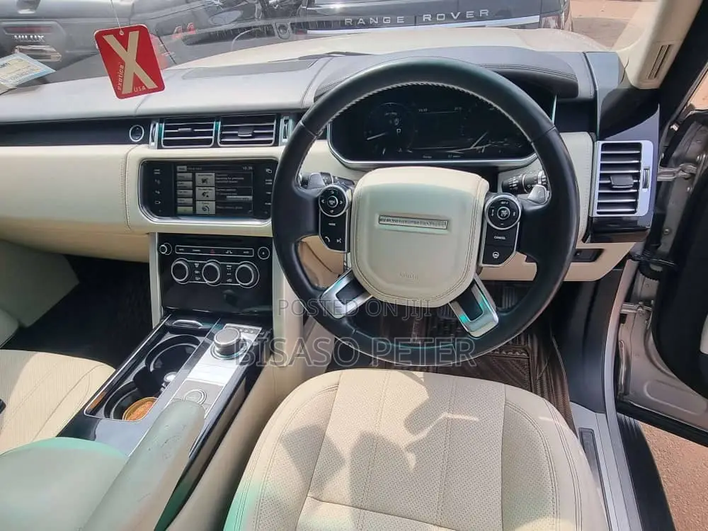 Land Rover Range Rover Vogue 2016 Gold